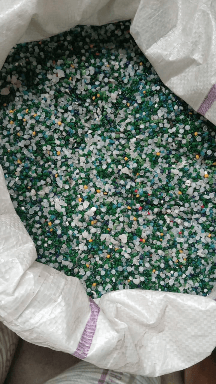 Multicolor / Green-Dominant Mixed Plastic Granules